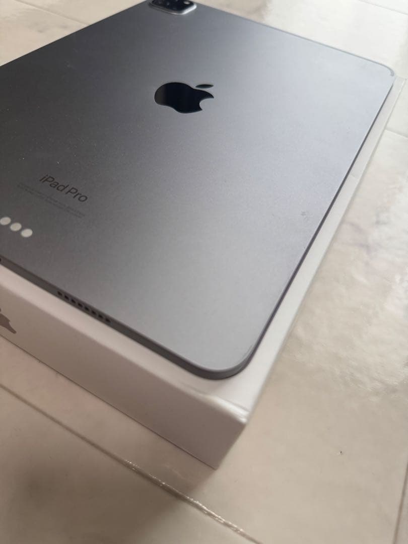 加藤　iPad Pro 11インチ 第4世代 256GB