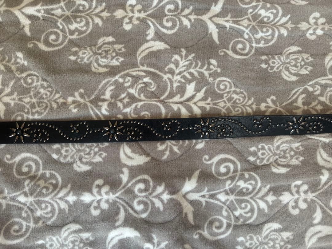 装飾付き黒ベルト