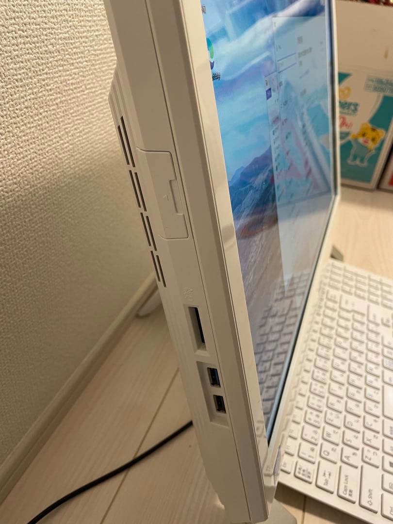 富士通 ESPRIMO Core i7搭載モデル 21.5インチワイド液晶