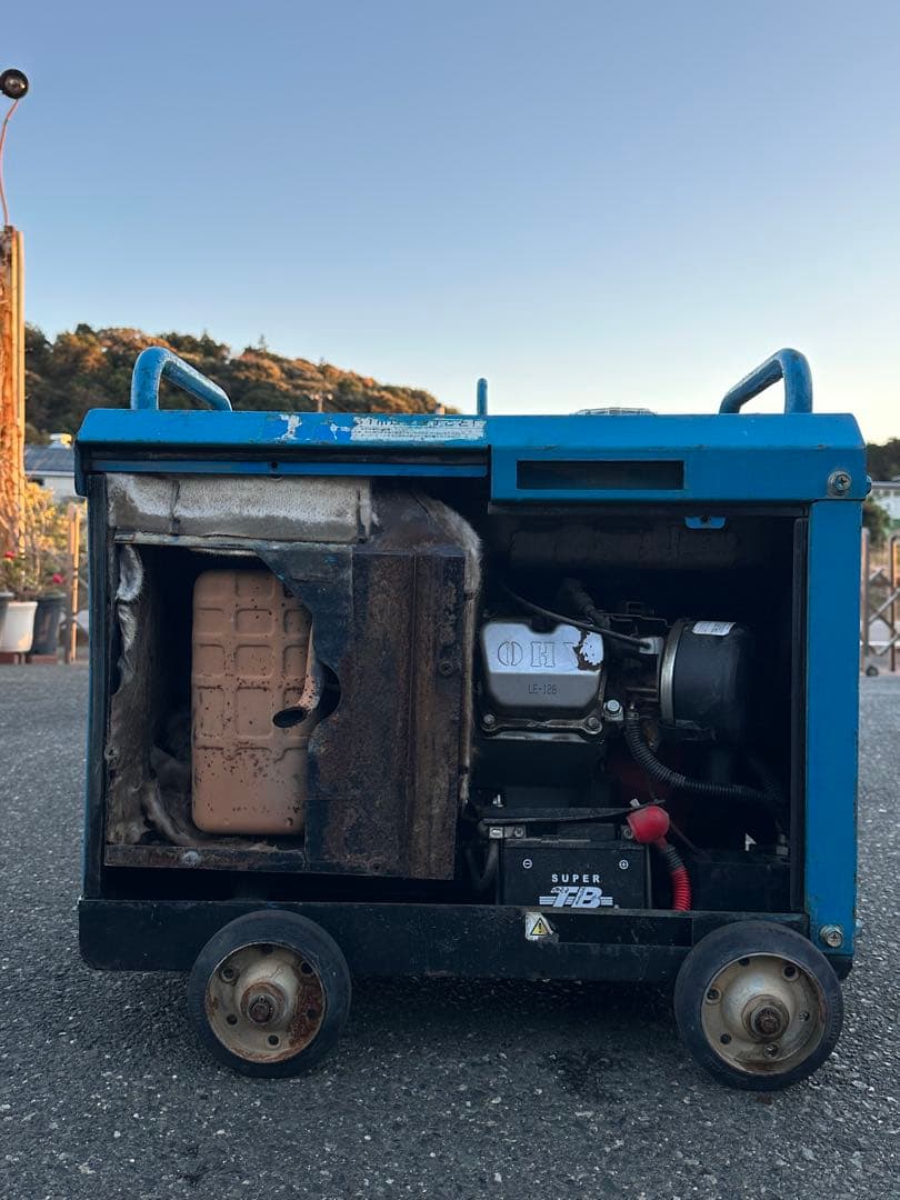 1. 鶴見製作所 エンジン式高圧洗浄機 HPJ-5ESM