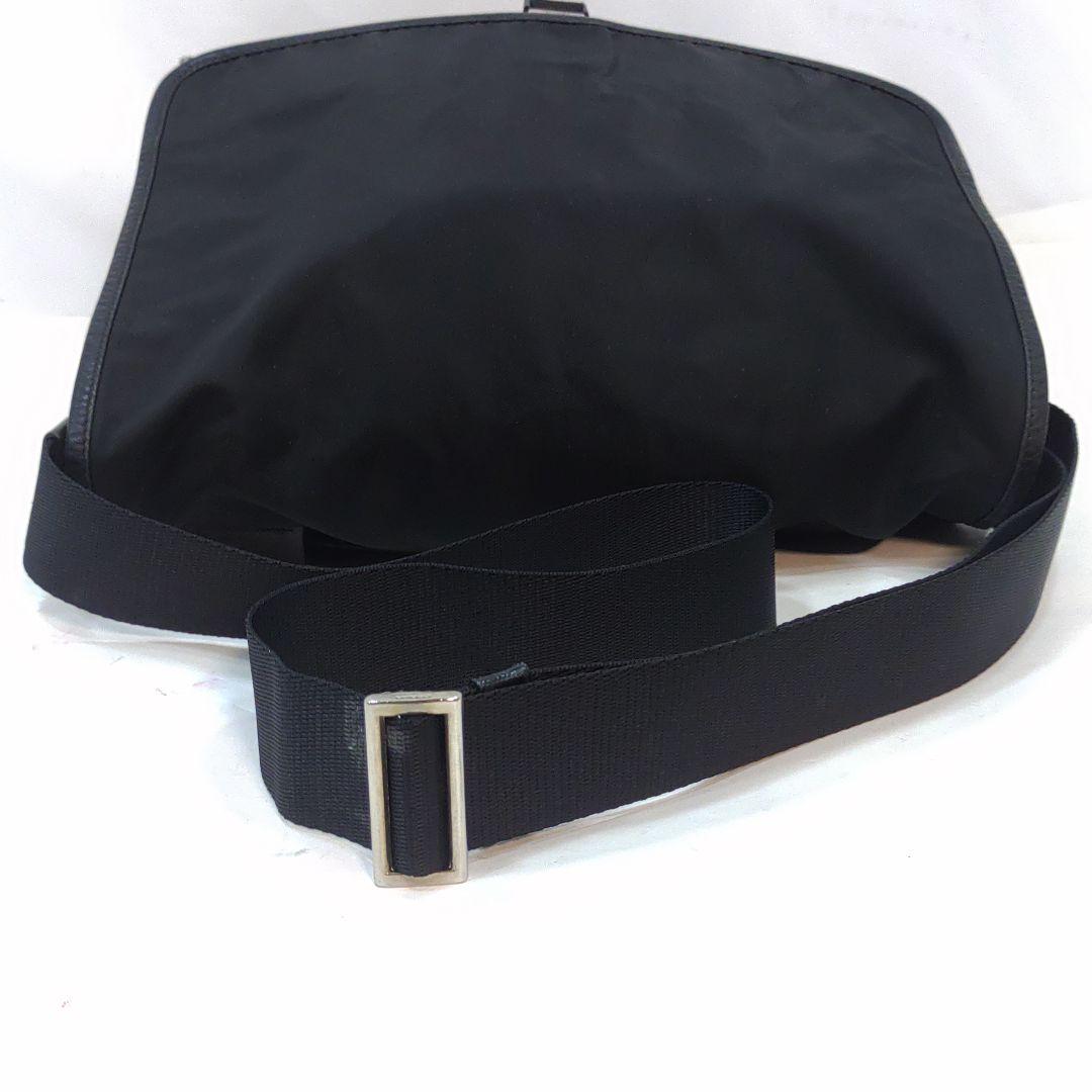 【美品】プラダ メッセンジャーバッグ レザー×ナイロン A4可 三角ロゴ 黒