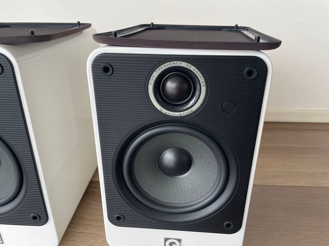 レア　Q Acoustics 2020i ブックシェルフスピーカー ホワイト