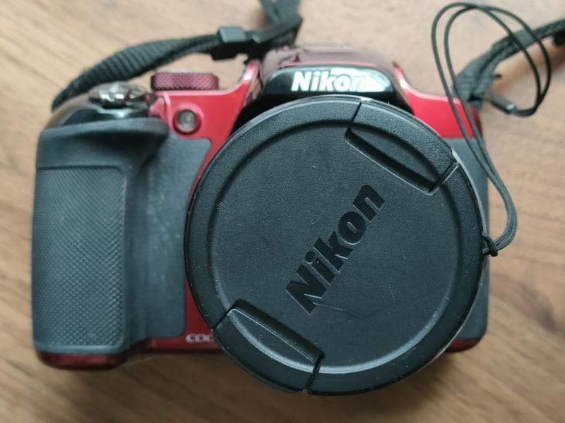 Nikon Coolpix P610 レッド 60倍光学ズーム