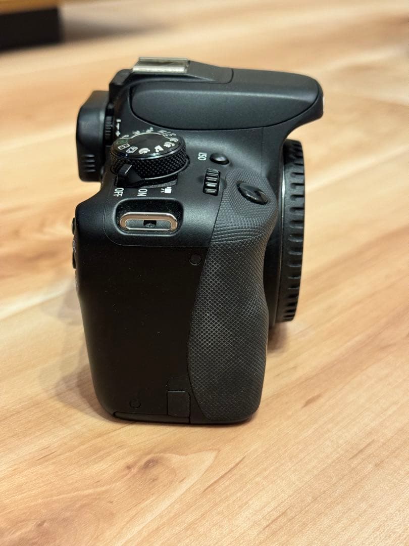 【おまけ多数】Canon EOS kiss x7 標準レンズ+単焦点レンズなど