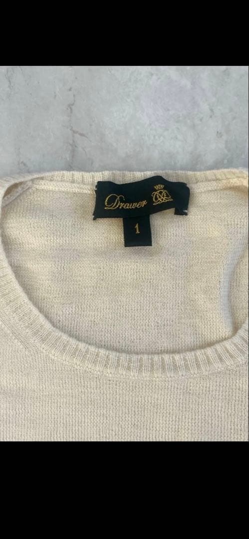 ドゥロワー　カシミヤの白いセーター