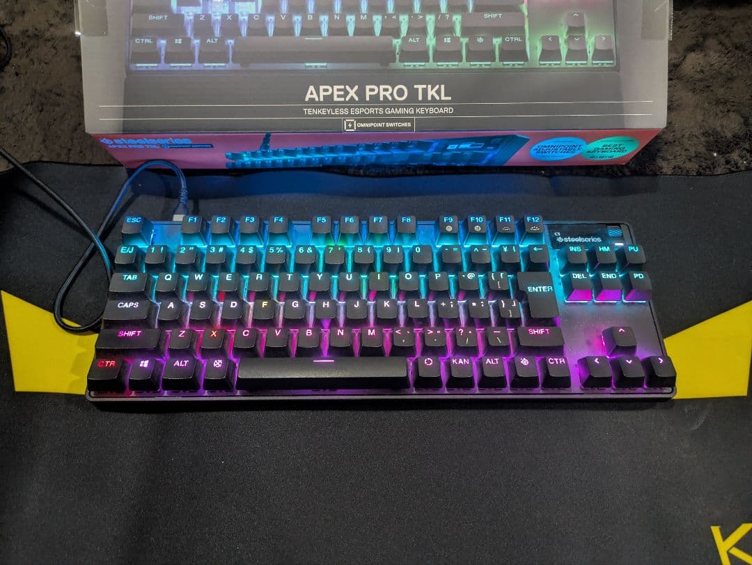 SteelSeries Apex Pro TKL RGBキーボード本体