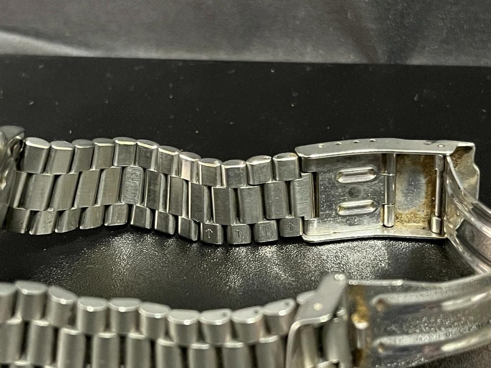 ◆TAG HEUER タグホイヤープロフェッショナルブラック 腕時計　08175