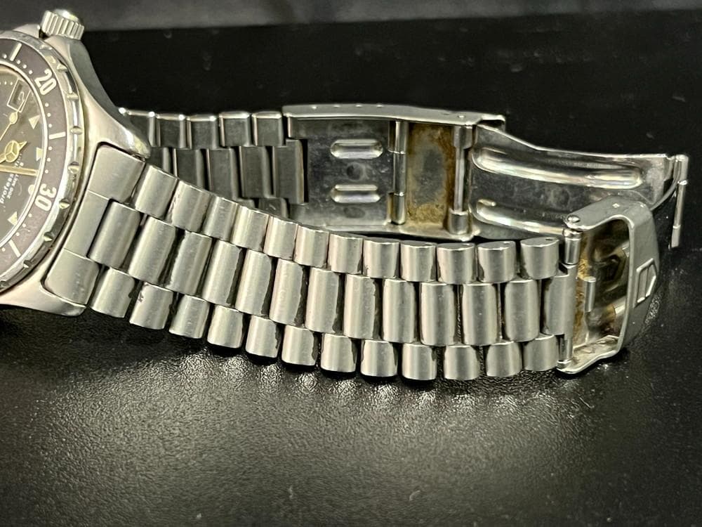 ◆TAG HEUER タグホイヤープロフェッショナルブラック 腕時計　08175