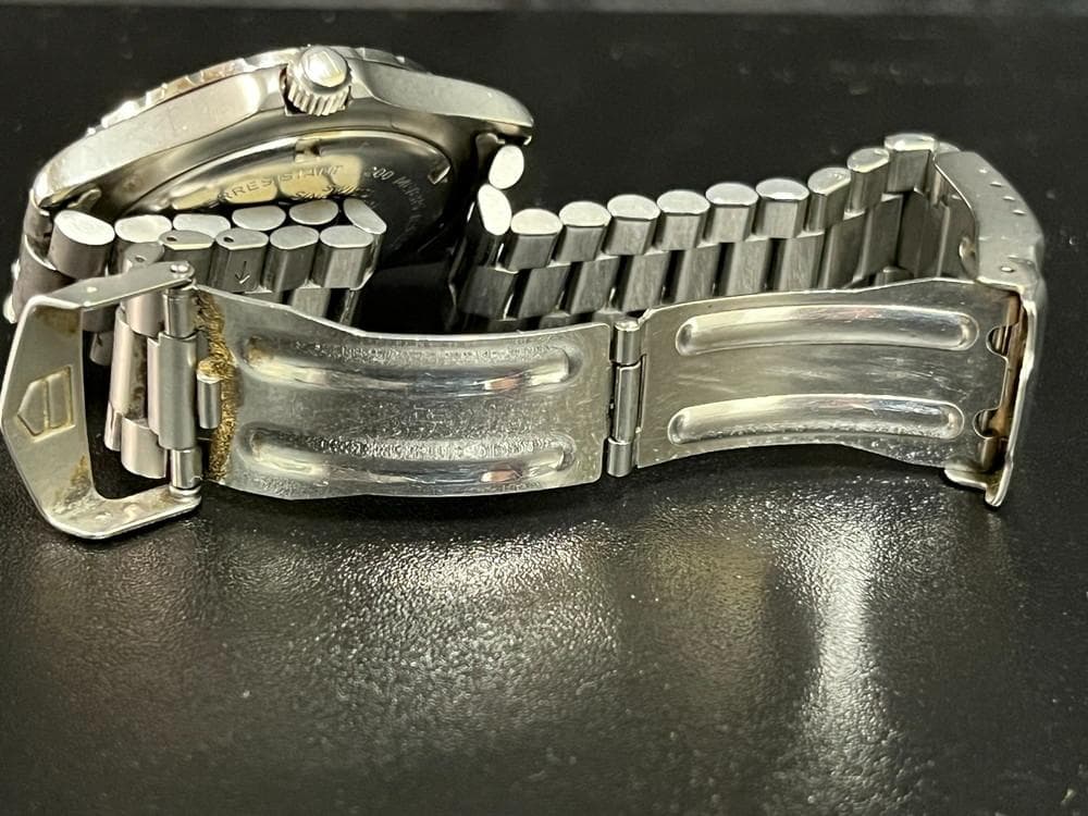 ◆TAG HEUER タグホイヤープロフェッショナルブラック 腕時計　08175