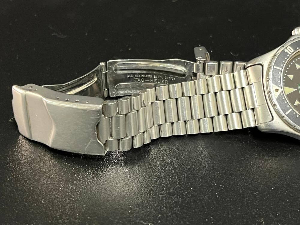 ◆TAG HEUER タグホイヤープロフェッショナルブラック 腕時計　08175