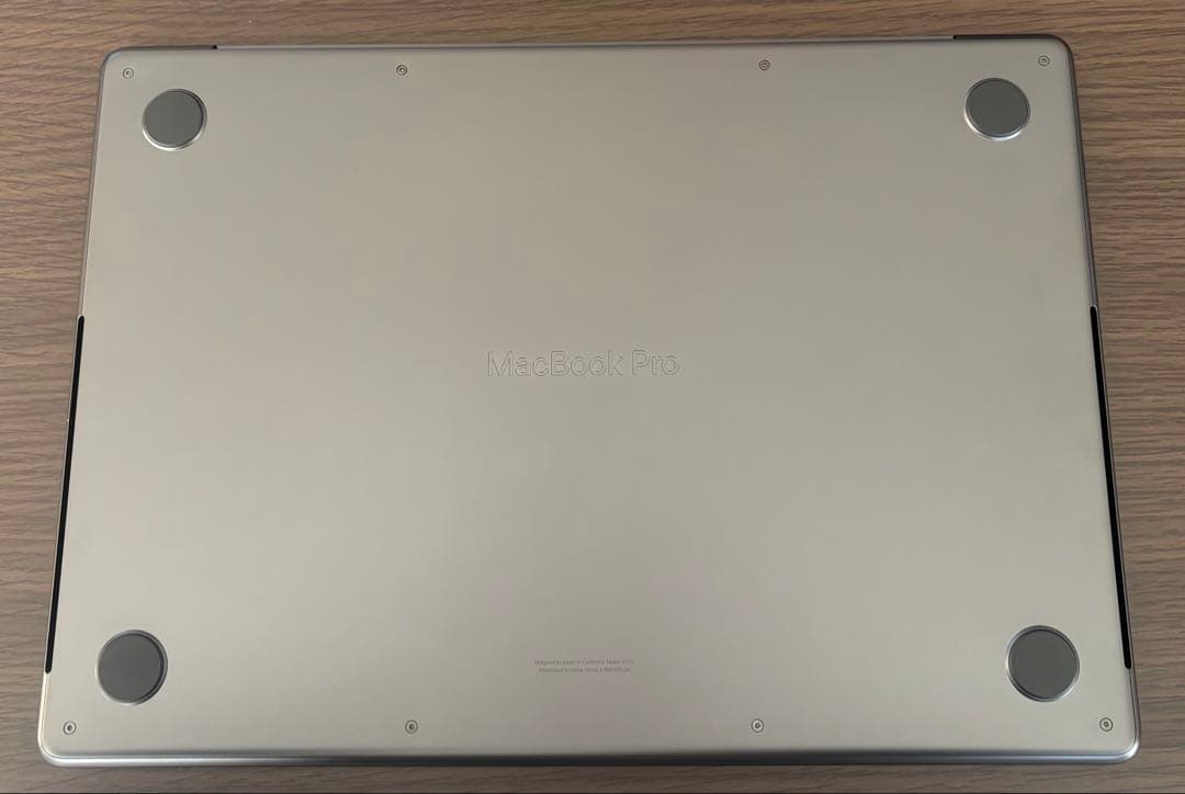 MacBook Pro 14インチ　M4 16G 512GB