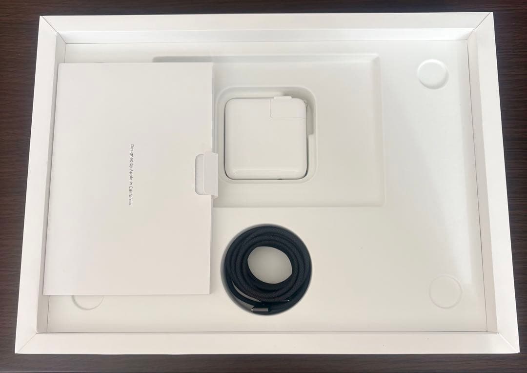 MacBook Pro 14インチ　M4 16G 512GB