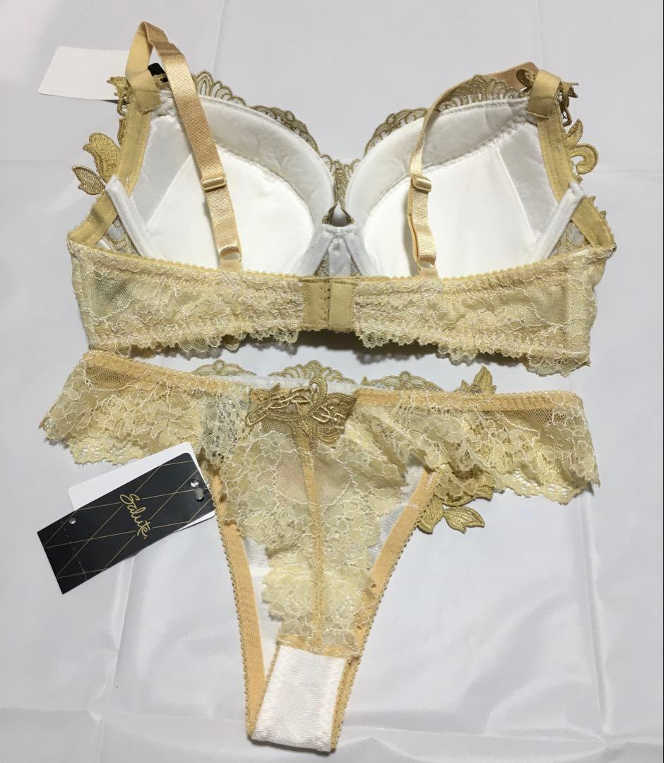 新品　ワコール　サルート 82G ブラジャー D75 ソングM