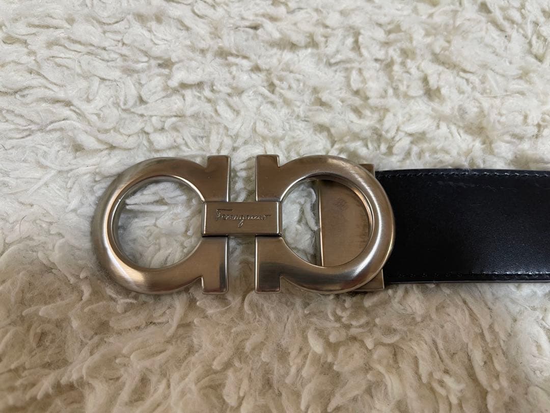 Ferragamo 美品　リバーシブル（黒＝茶）シルバーバックル　レザーベルト