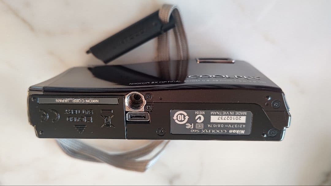 Nikon COOLPIX S60 デジタルカメラ　純正バッテリーチャージャー付