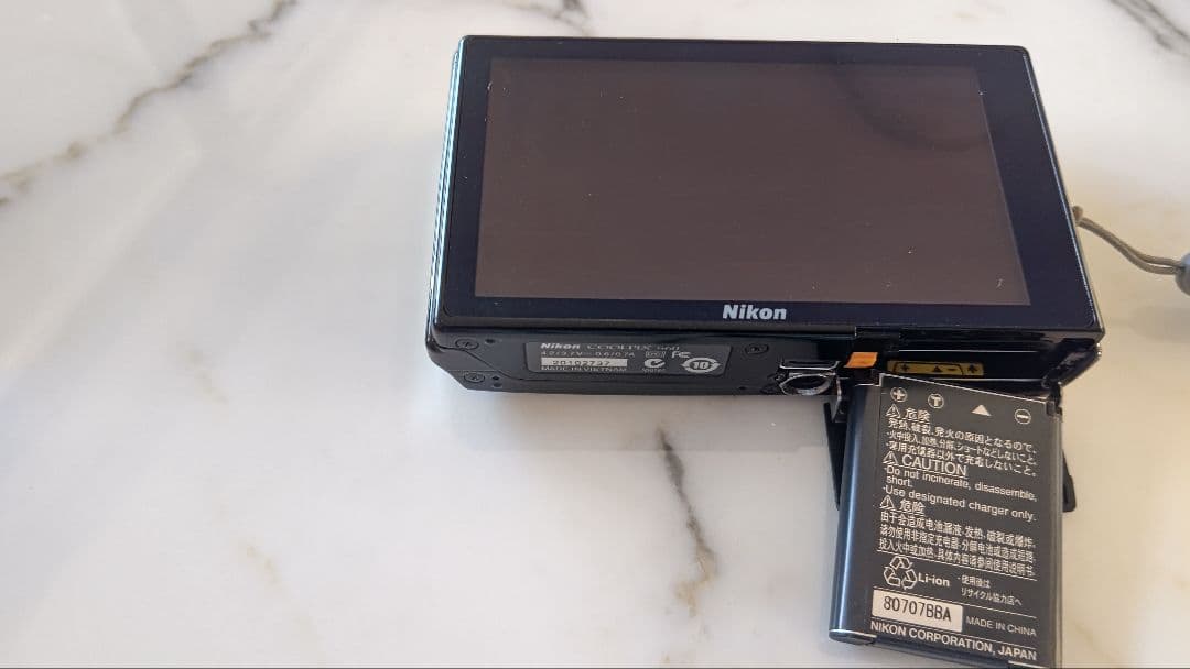 Nikon COOLPIX S60 デジタルカメラ　純正バッテリーチャージャー付