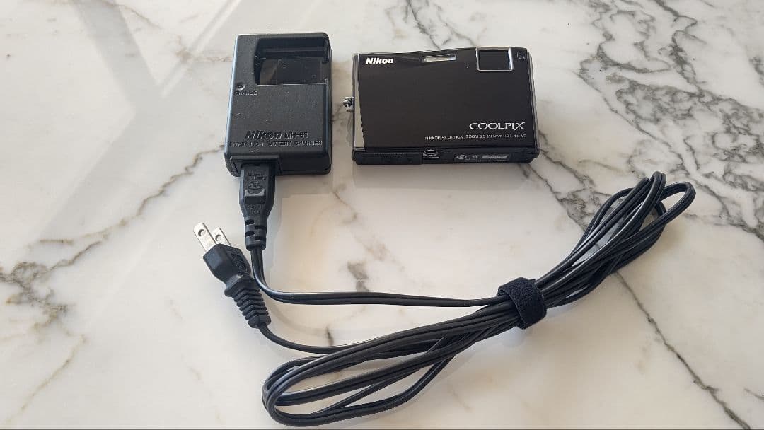 Nikon COOLPIX S60 デジタルカメラ　純正バッテリーチャージャー付