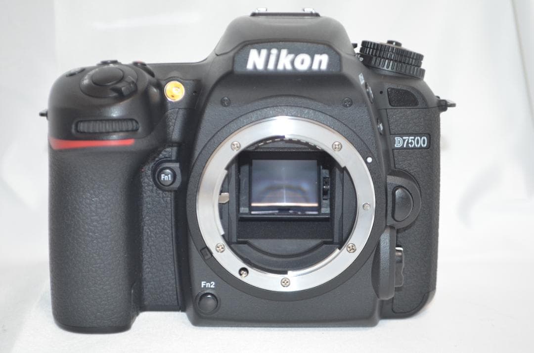 滅多にないシャッター数6000回以下 Nikon D7500☆Wi-Fi搭載