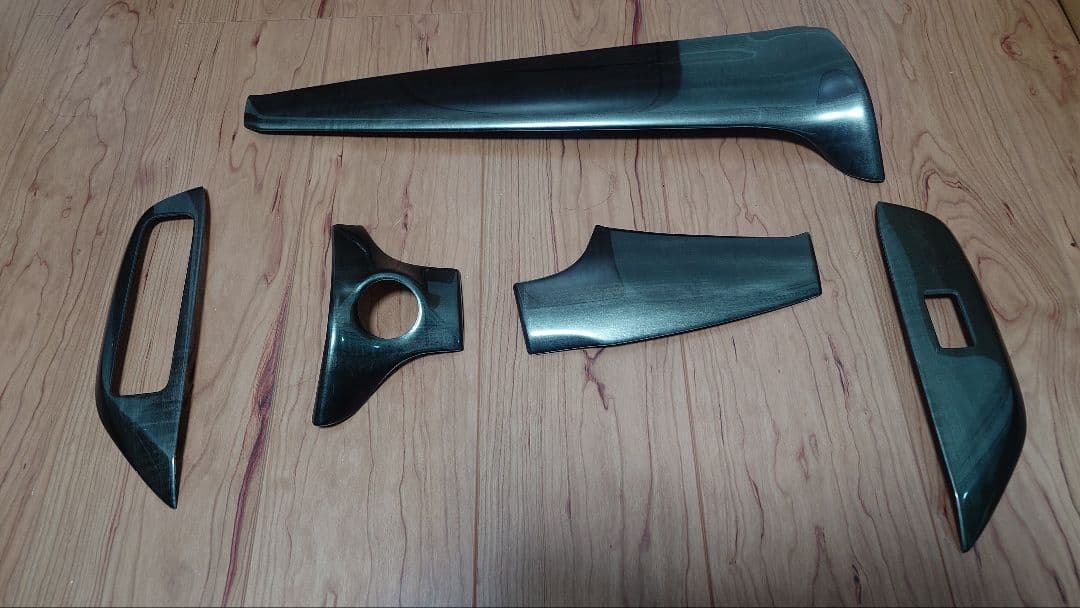 ヤリスクロス　純正　内装　パネル　ウッド調（黒）