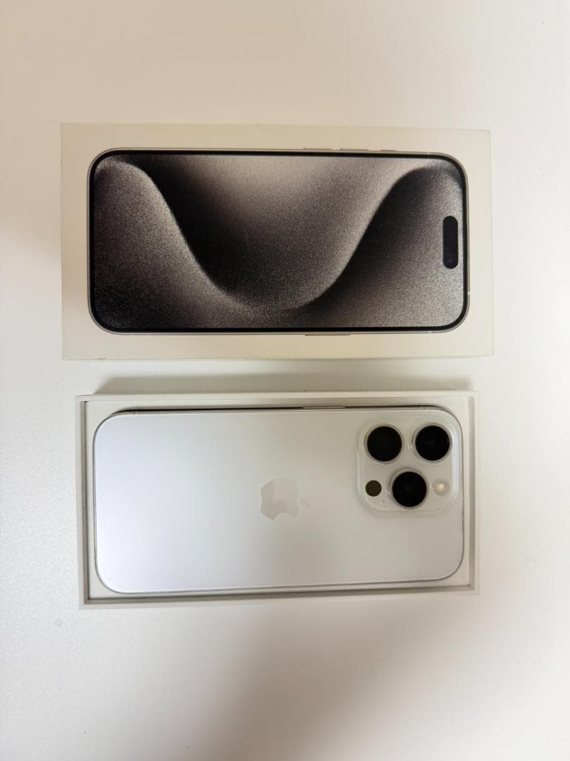 iPhone 15 Pro 256GB ホワイト SIMフリー バッテリー95%