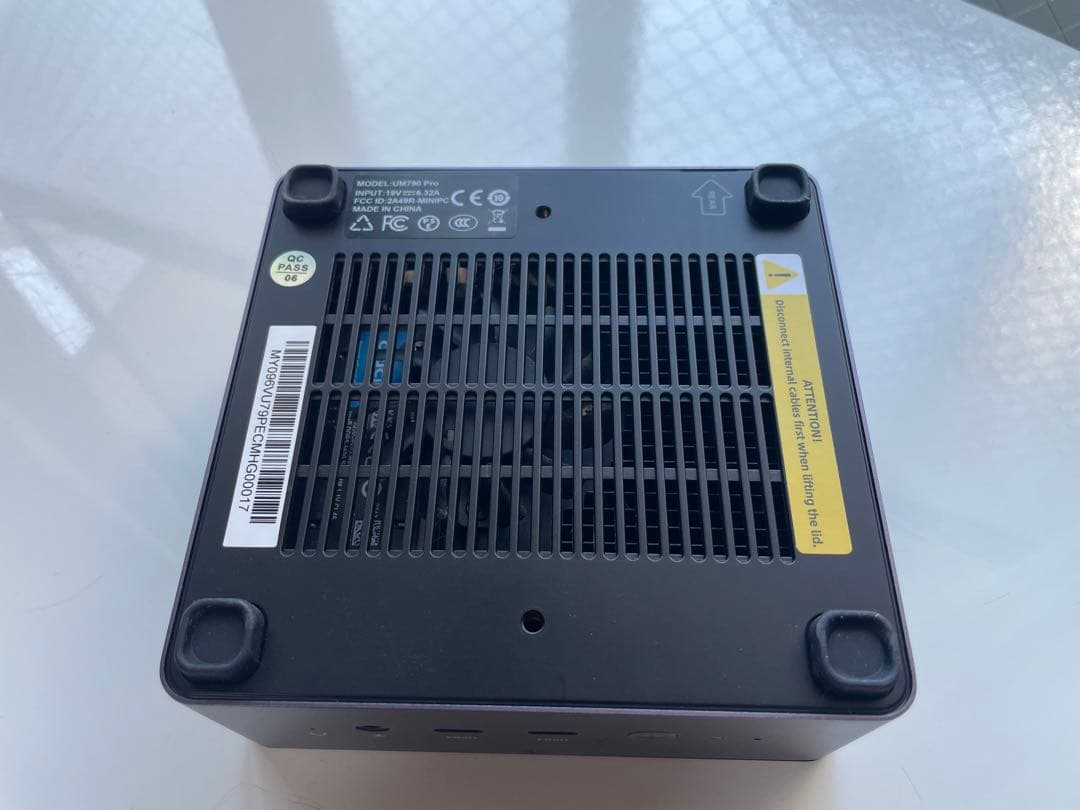 ミニPC MINISFORUM UM790Pro AMD Ryzen 9 7940HS