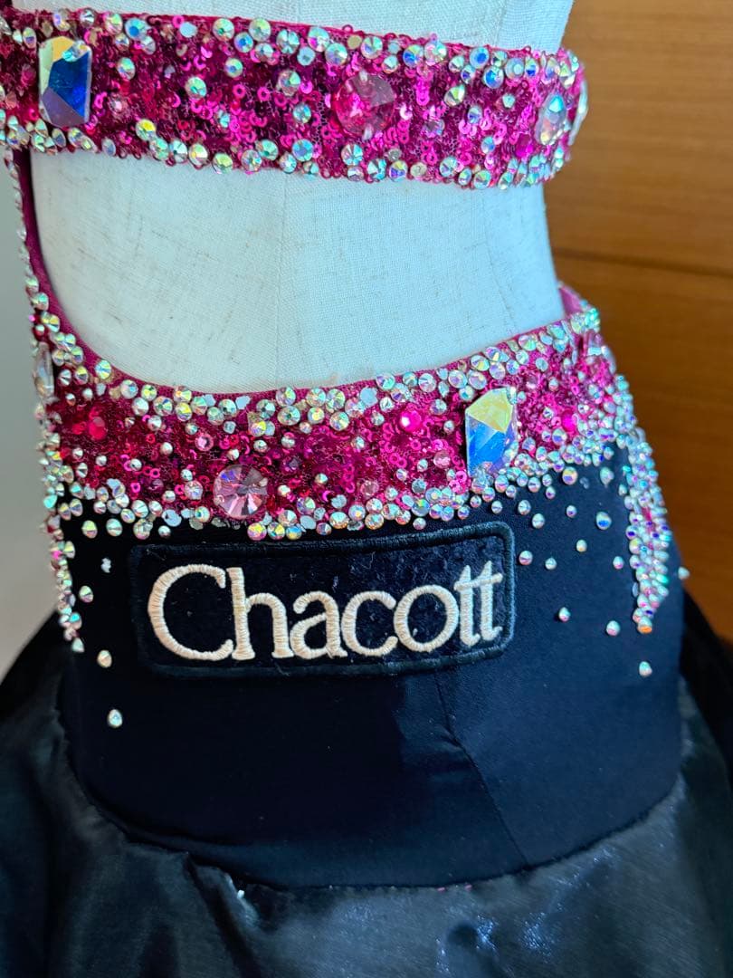 社交ダンス ラテンドレス ビーズ装飾 黒ピンク