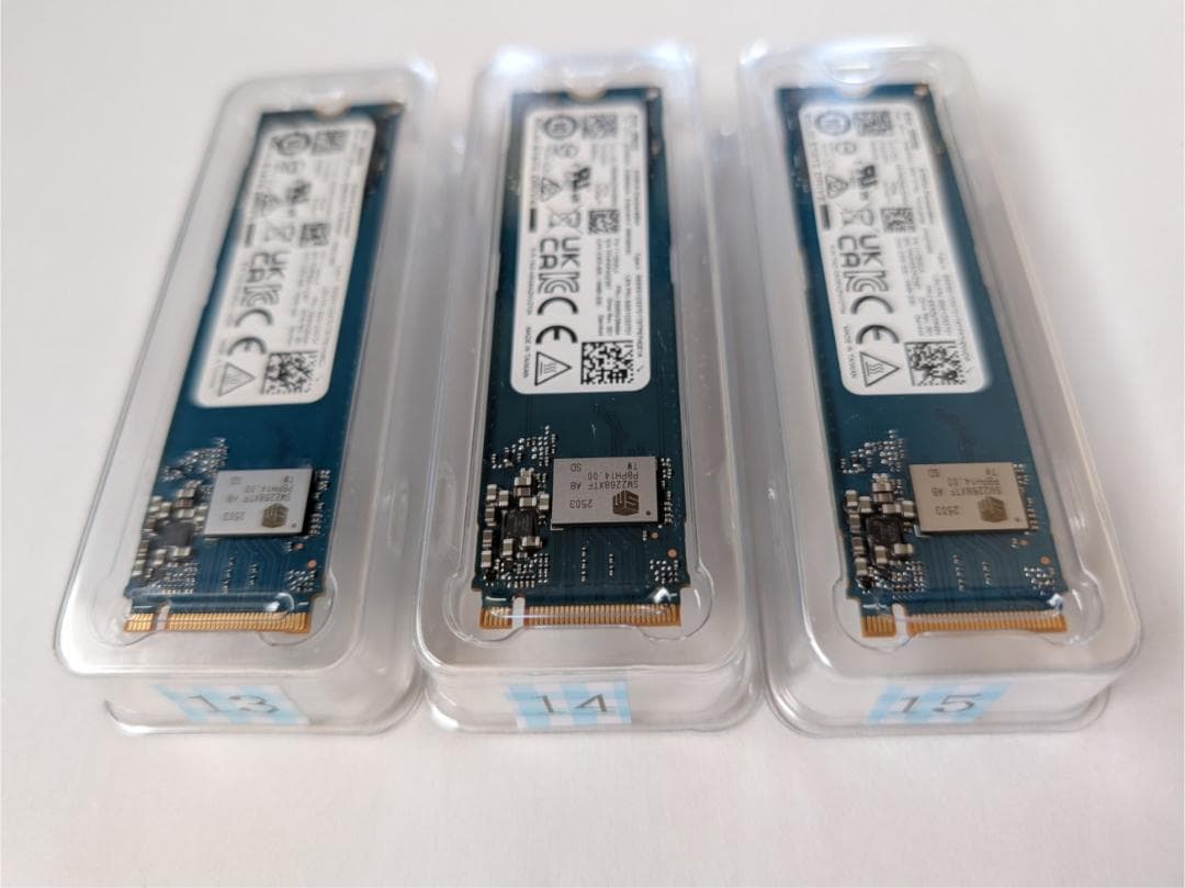 【新品同様 3個セット】KIOXIA NVMe SSD 256GB (Gen4)