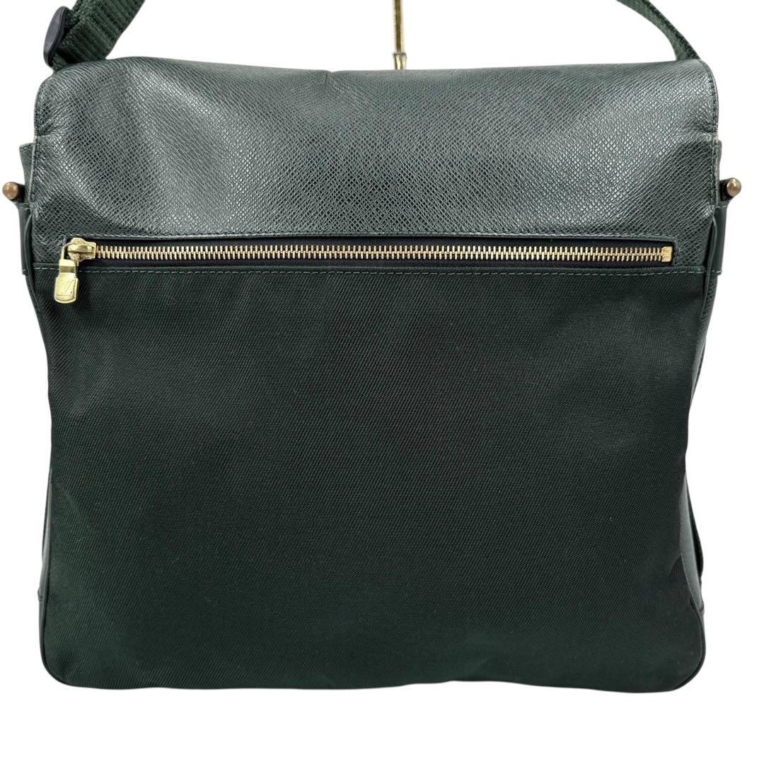 ルイヴィトン タイガ ヴィクトール メッセンジャーバッグ M30144グリーン