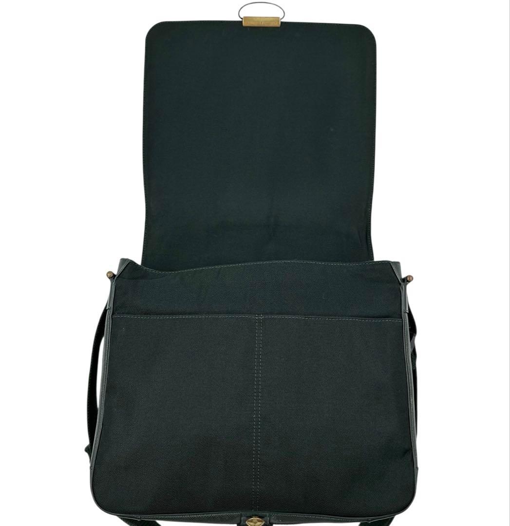 ルイヴィトン タイガ ヴィクトール メッセンジャーバッグ M30144グリーン