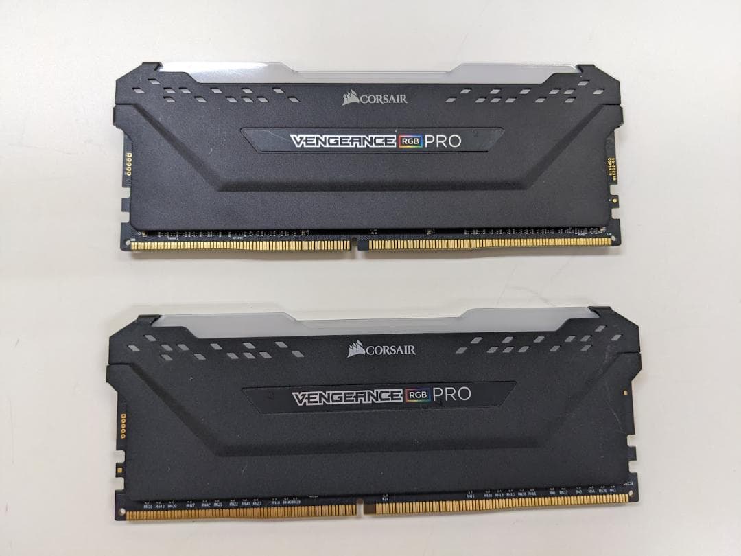 VENGEANCE RGB PRO 16GB DDR4 3200MHz　2枚