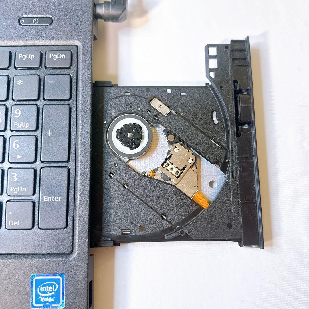 大人気❤️ブラックノートパソコン❤️家計簿作成やDVD鑑賞❤️すぐ使えるFUJITSU