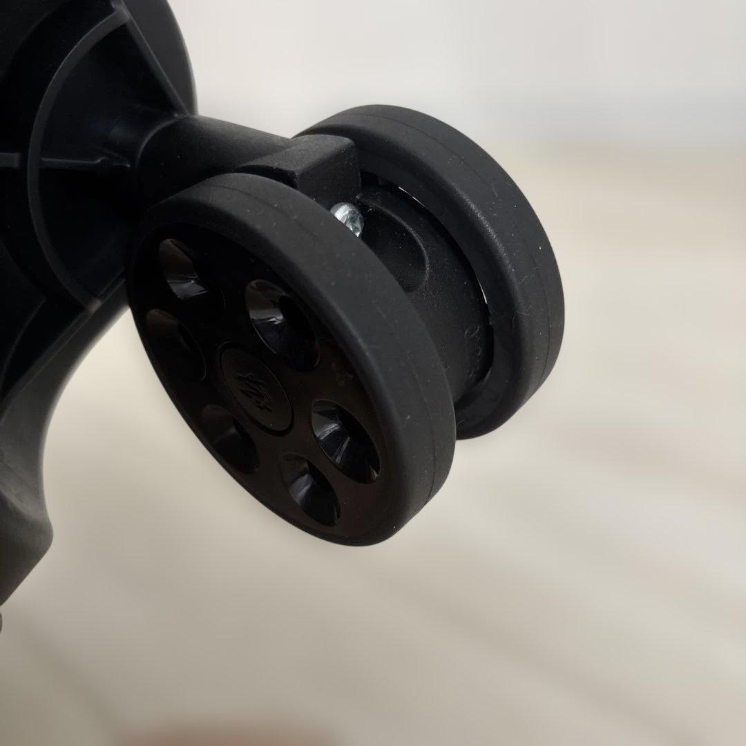 リモワ エッセンシャル Check-In M 黒 ブラック 干場スーツケース