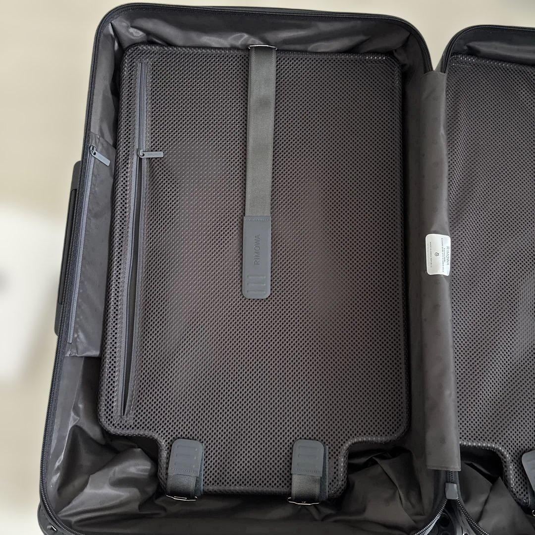 リモワ エッセンシャル Check-In M 黒 ブラック 干場スーツケース