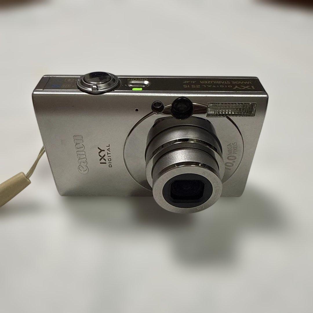 IXY 251Sコンパクトデジタルカメラ シルバー　バッテリーチャージャー付き
