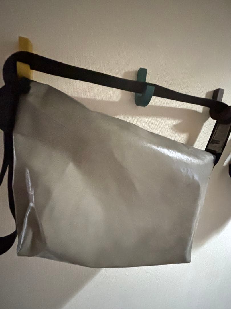 FREITAG SURFSIDE6 メッセンジャーバッグ （グレー/レッド）