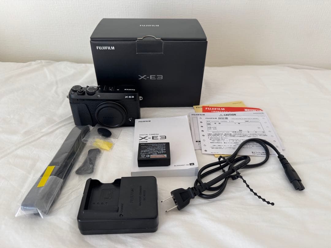 美品　Fujifilm X-E3 ミラーレスカメラ　ブラック　ボディー