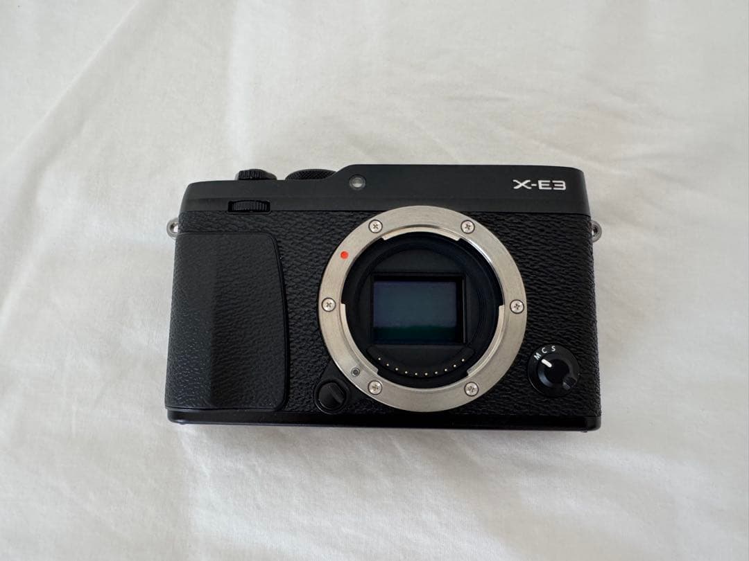 美品　Fujifilm X-E3 ミラーレスカメラ　ブラック　ボディー