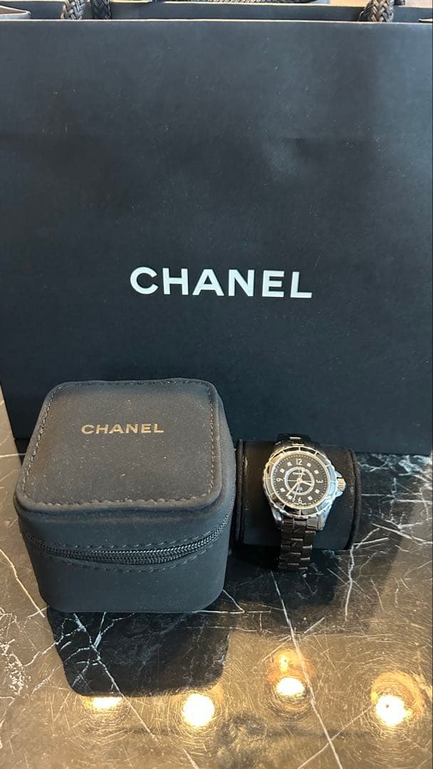 CHANEL シャネル J12 H2569 黒文字盤　レディース　セラミック