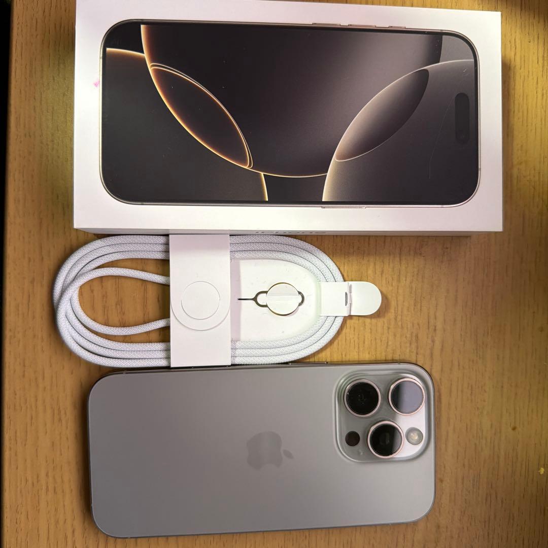 Apple iPhone 16 Pro 本体