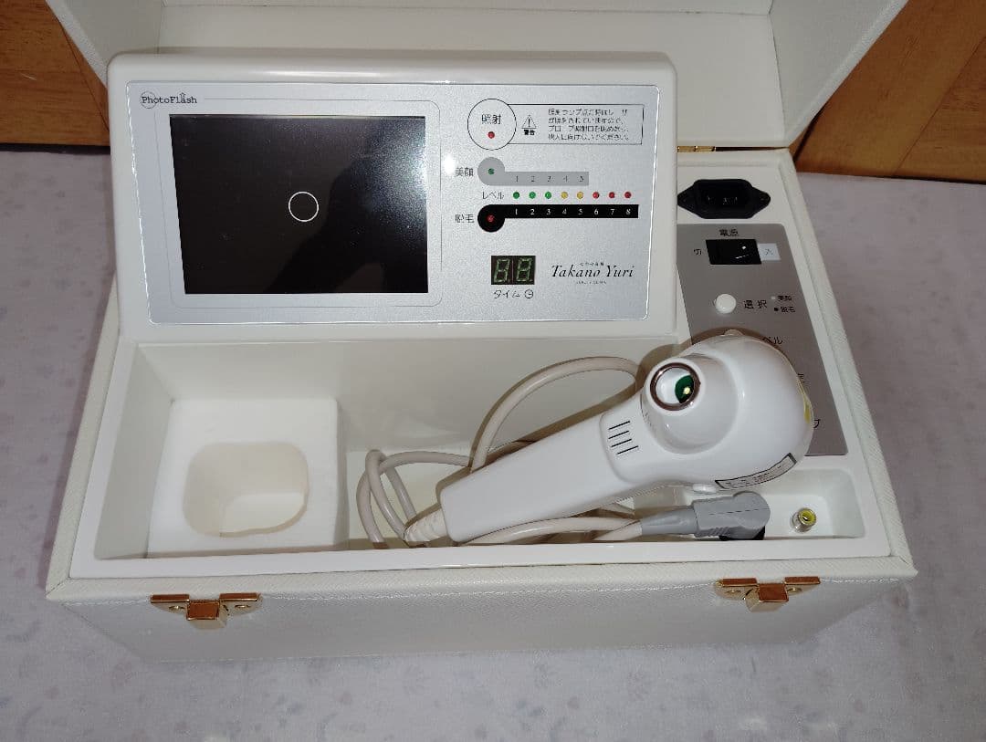 美品★☆たかの友梨★60倍レンズCCD搭載レーザー脱毛・美顔器☆【５２万円】②