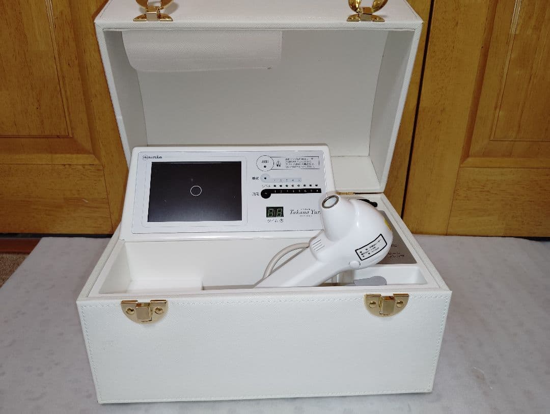 美品★☆たかの友梨★60倍レンズCCD搭載レーザー脱毛・美顔器☆【５２万円】②