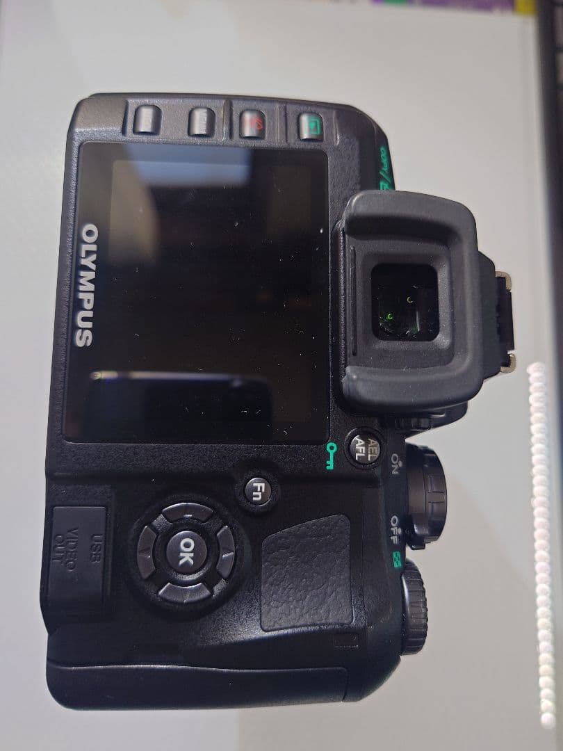 奇跡の新品同様 OLYMPUS E-400 デジタル一眼レフカメラ　国内未発売