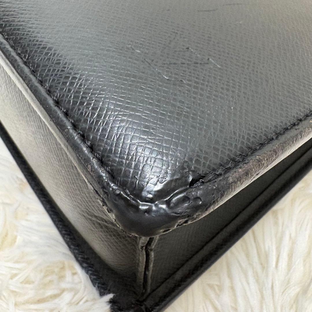 ルイ・ヴィトン タイガ ポルトドキュマンロザン ビジネスバッグ 人気 高級