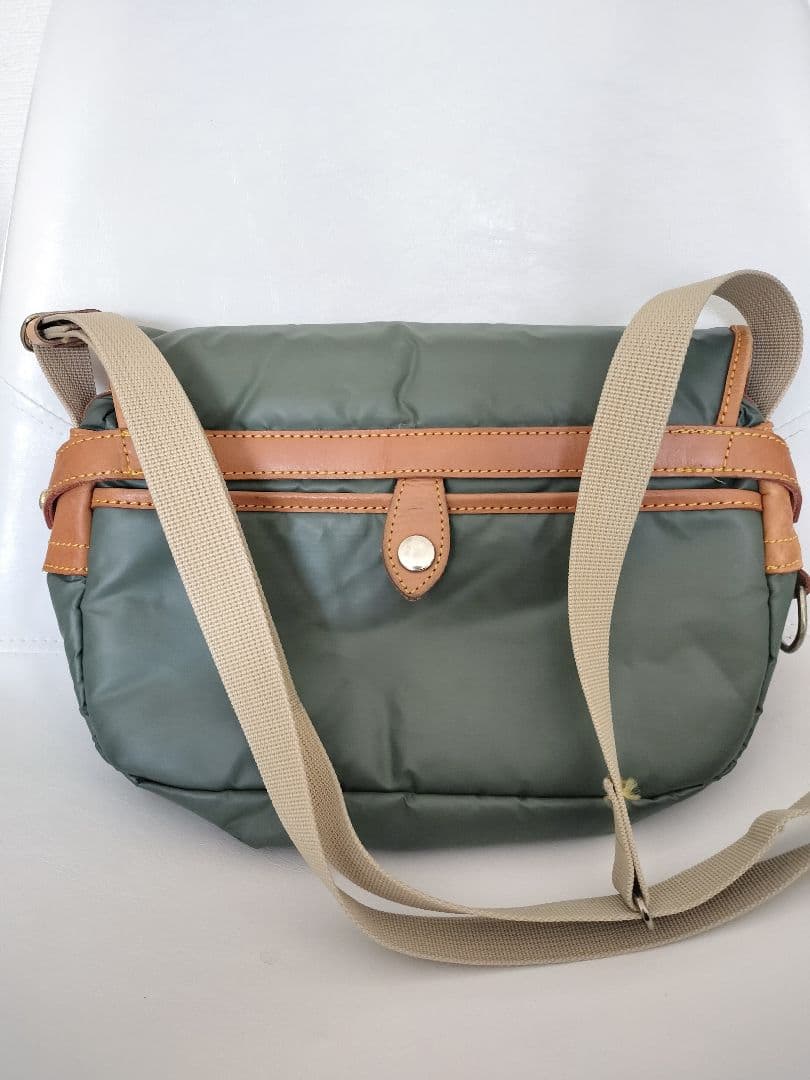 ハンティングワールド　Hunting　World　ショルダーバッグ