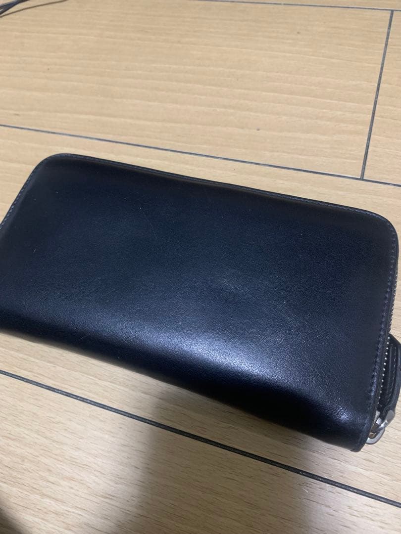 FENDI バグズジップアラウンド長財布