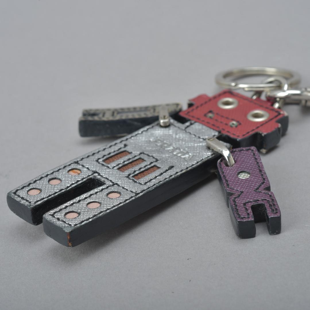☺*︎様 美品 PRADA プラダ ロボットチャーム キーホルダー 2AR240
