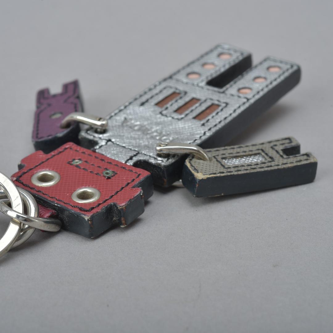 ☺*︎様 美品 PRADA プラダ ロボットチャーム キーホルダー 2AR240