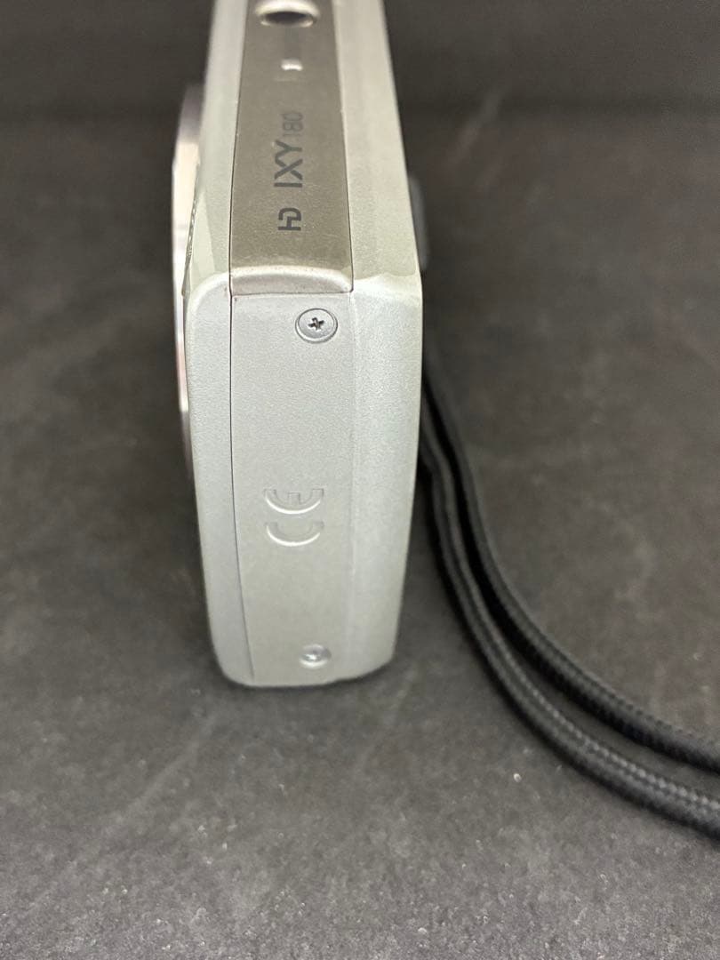 キャノン　デジタルカメラ　IXY180 シルバー