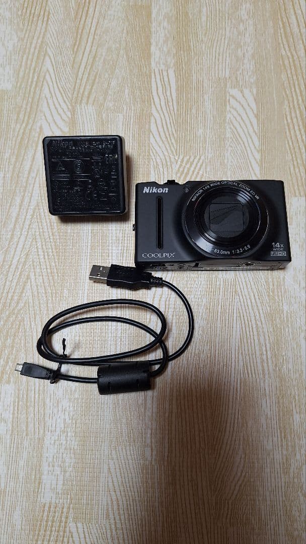 Nikon COOLPIX S8200　ブラックア　美品！