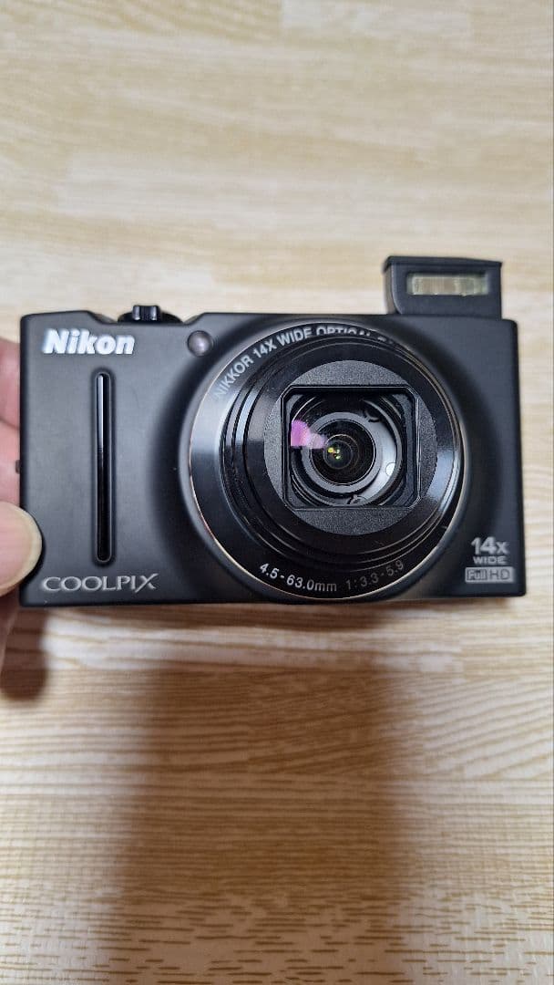Nikon COOLPIX S8200　ブラックア　美品！